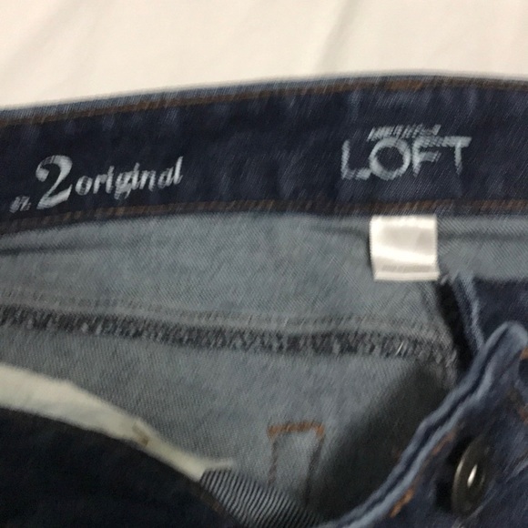 Ann Taylor LOFT cropped boyfriend fit jeans - Picture 4 of 5